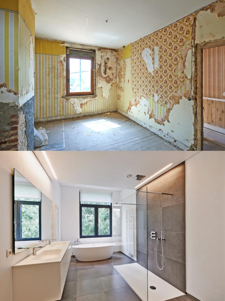 Rénovation salle de bain : avant/après spectaculaire Avant/après : transformation d'une pièce délabrée avec papier peint décollé en une salle de bain moderne avec baignoire îlot, double vasque et douche à l'italienne.